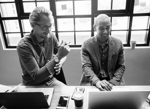 华体会登陆-斯密斯：凭借敏锐的视野与速度，成为全黑队不可或缺的球员，斯密06